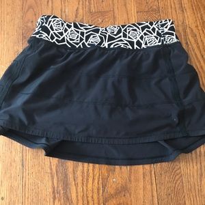 LULEMON TENNIS SKIRT SIZE 4